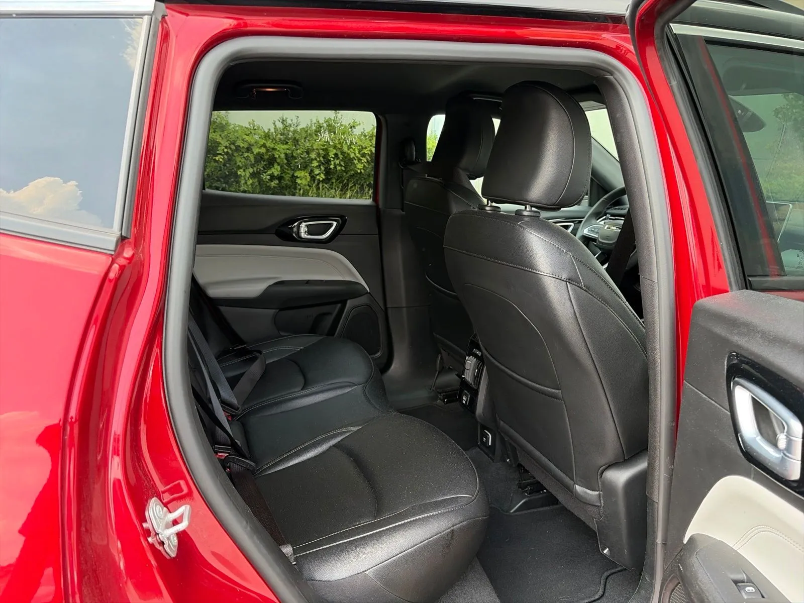 2025 Jeep Compass Limited - Photo 12