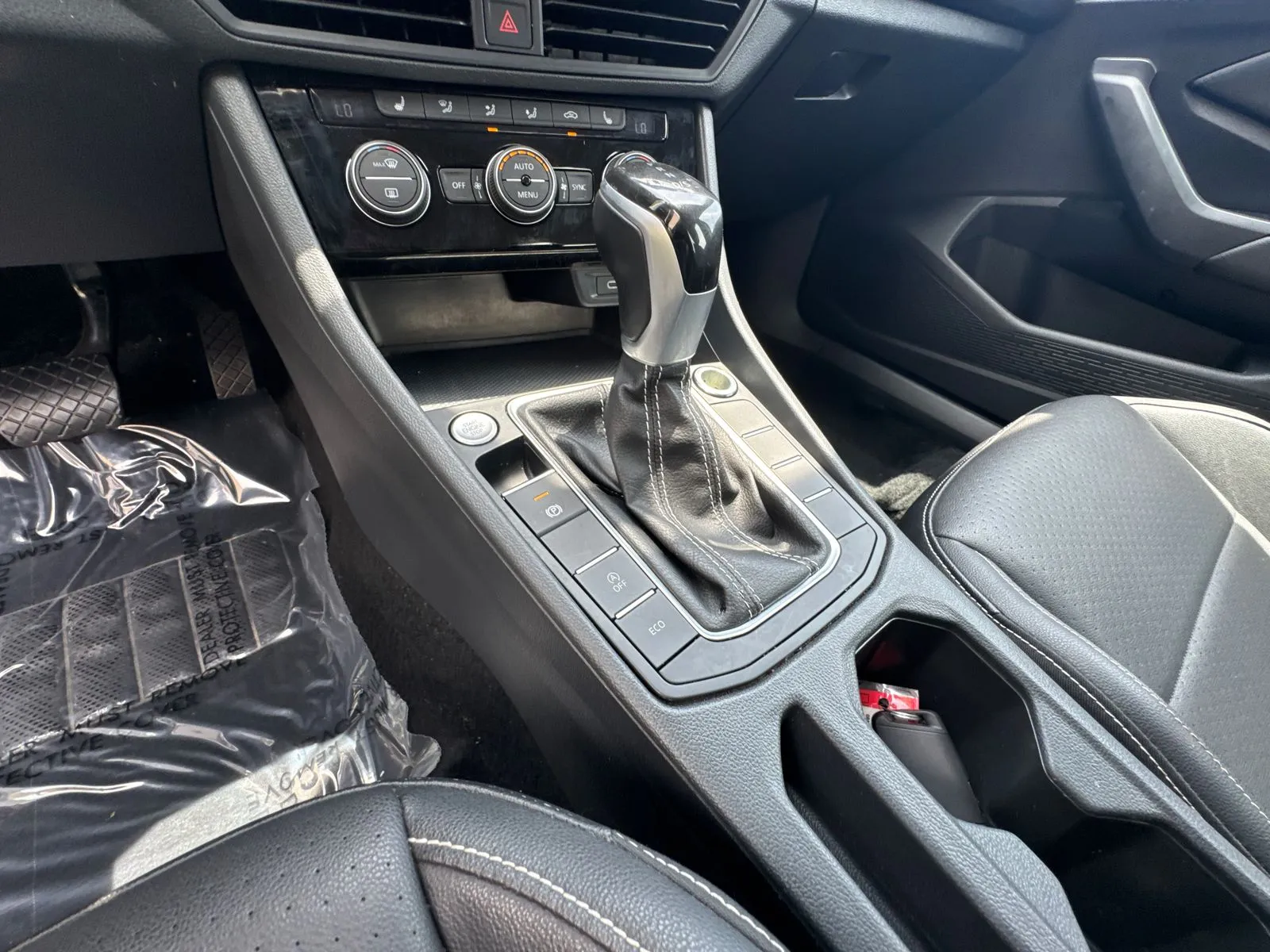 2024 Volkswagen Jetta SE - Photo 29
