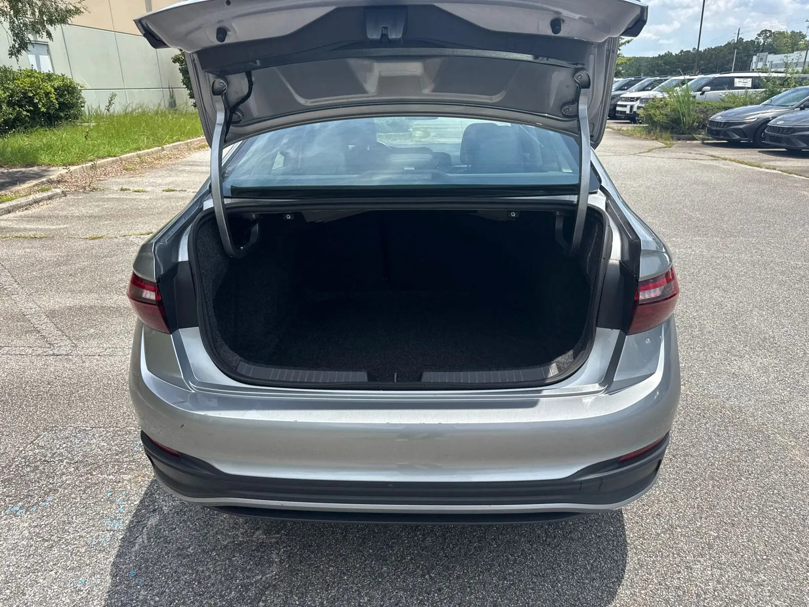 2024 Volkswagen Jetta SE - Photo 18