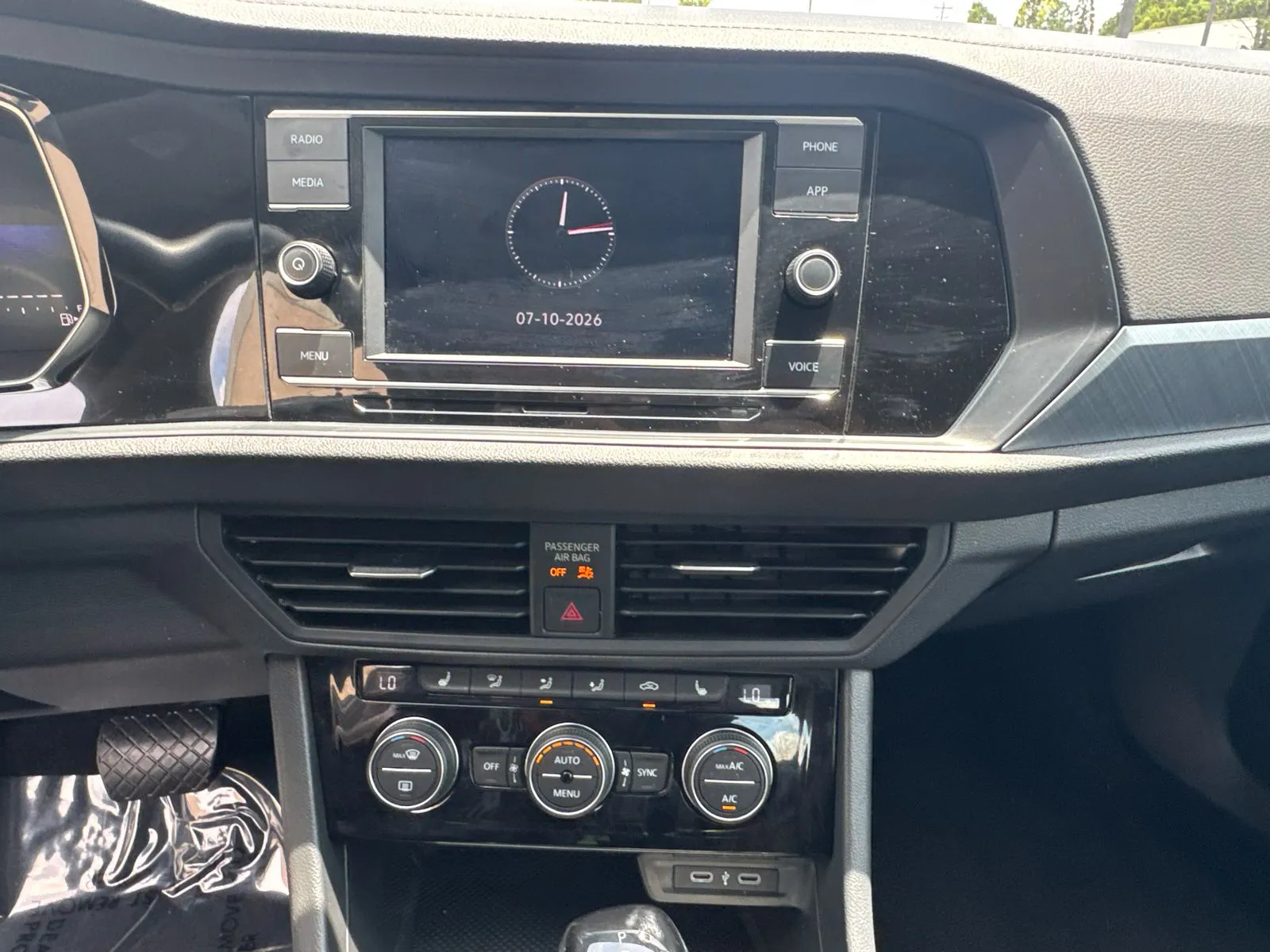 2024 Volkswagen Jetta SE - Photo 27