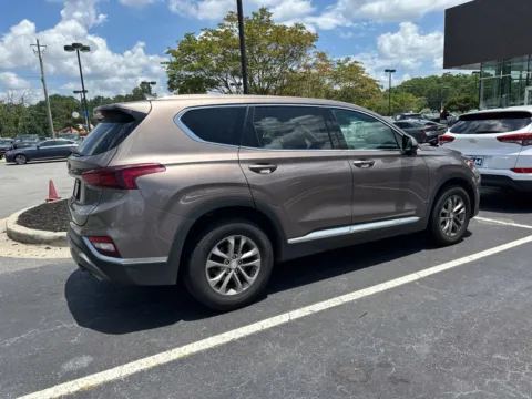 More photos of 2020 Hyundai Santa Fe SEL at ALM Hyundai West, GA