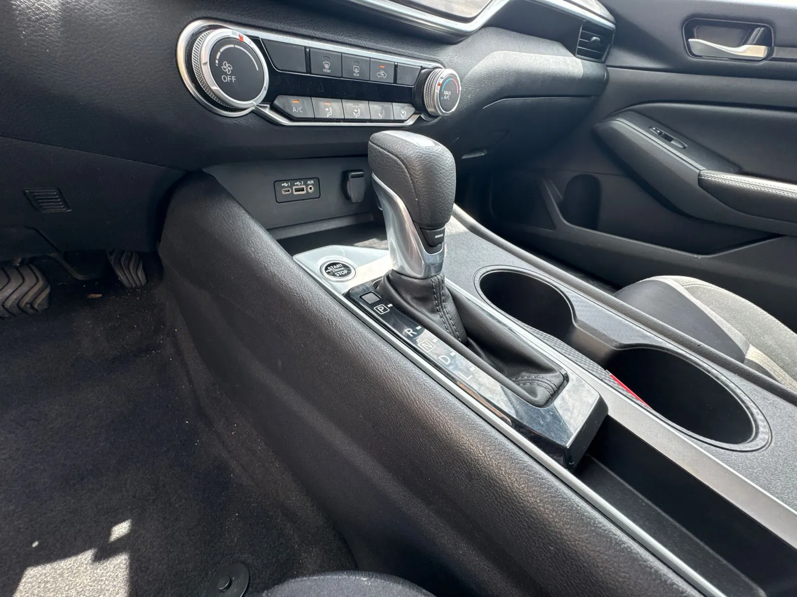 2025 Nissan Altima SV - Photo 30