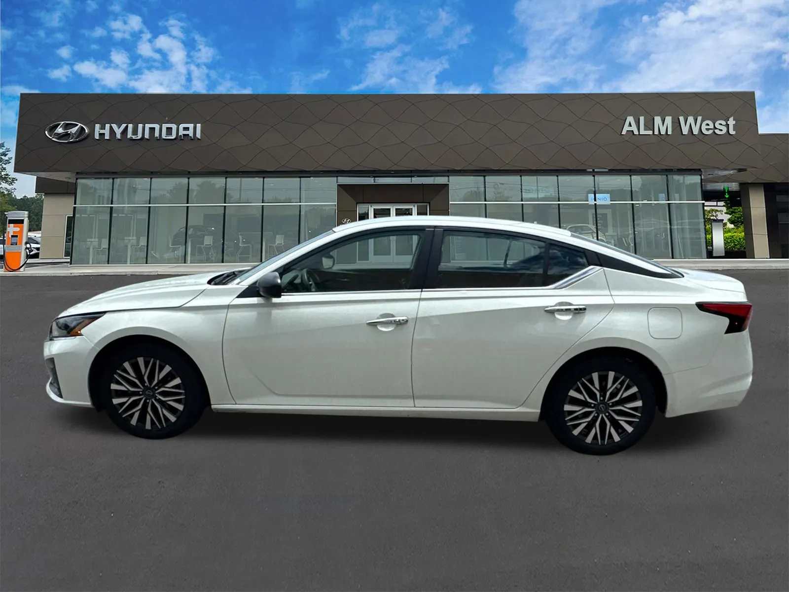 2025 Nissan Altima SV - Photo 8