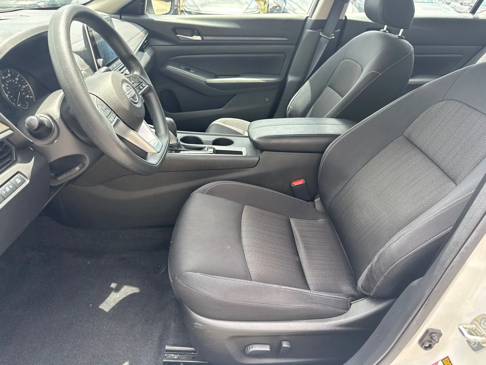 2025 Nissan Altima SV - Photo 9