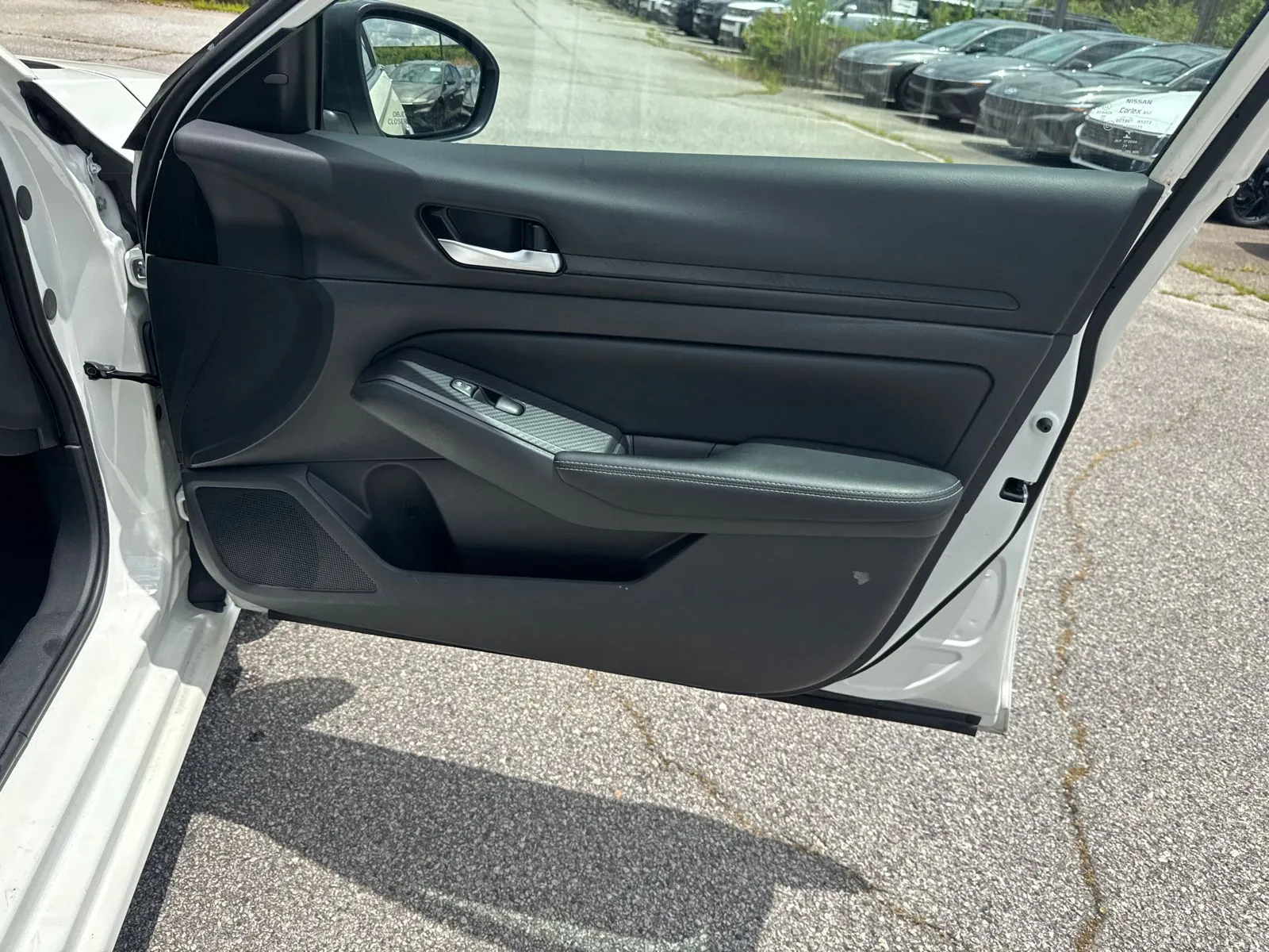 2025 Nissan Altima SV - Photo 14