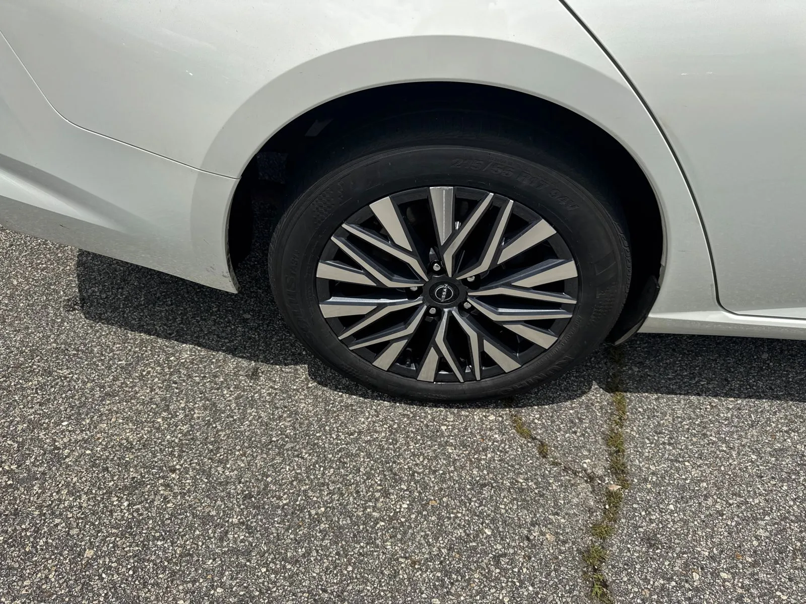2025 Nissan Altima SV - Photo 17