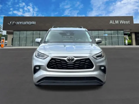 Photos of 2021 Toyota Highlander LE for sale in Lithia Springs, GA at ALM Hyundai West