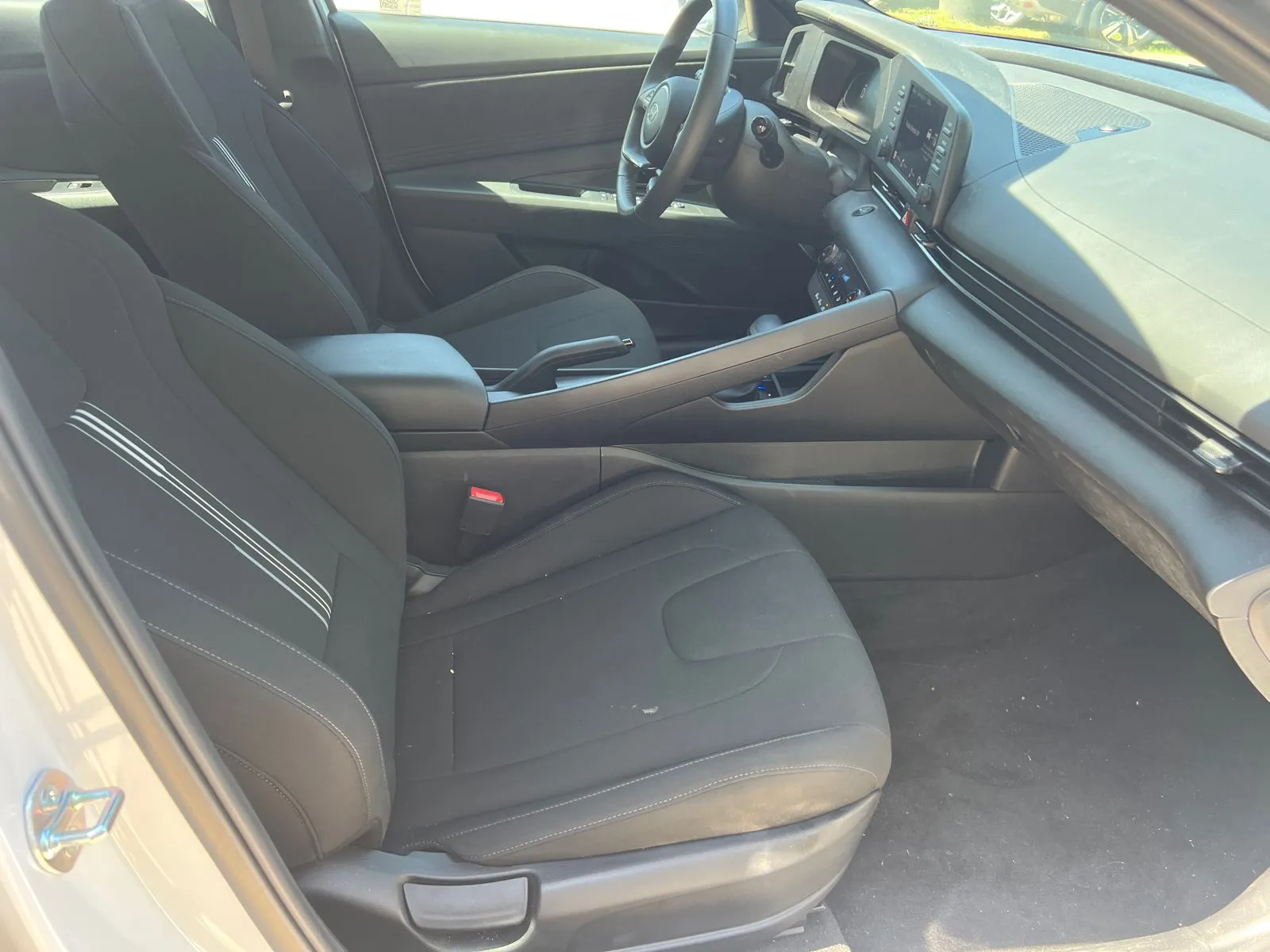 2025 Hyundai Elantra SEL - Photo 12