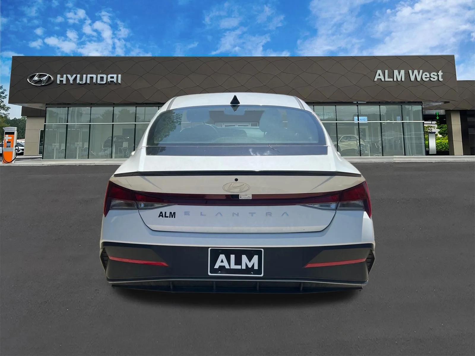 2025 Hyundai Elantra SEL - Photo 6