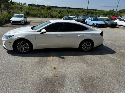 Photos of 2022 Hyundai Sonata SEL for sale in Lithia Springs, GA at ALM Hyundai West