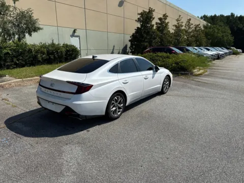 More photos of 2022 Hyundai Sonata SEL at ALM Hyundai West, GA