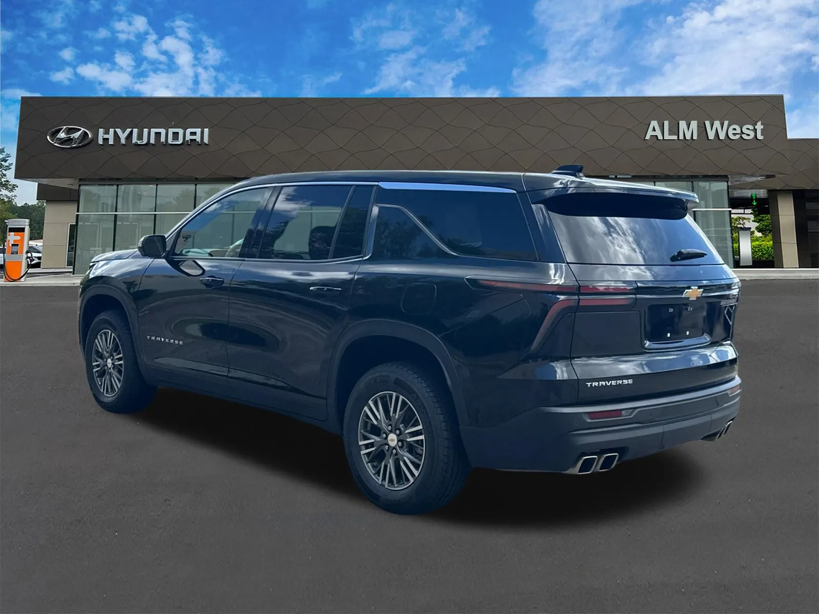 2024 Chevrolet Traverse LS - Photo 7