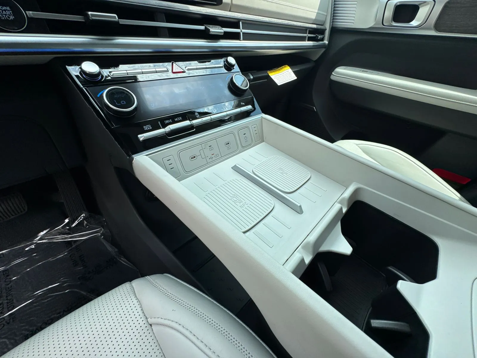2025 Hyundai Santa Fe Calligraphy - Photo 30
