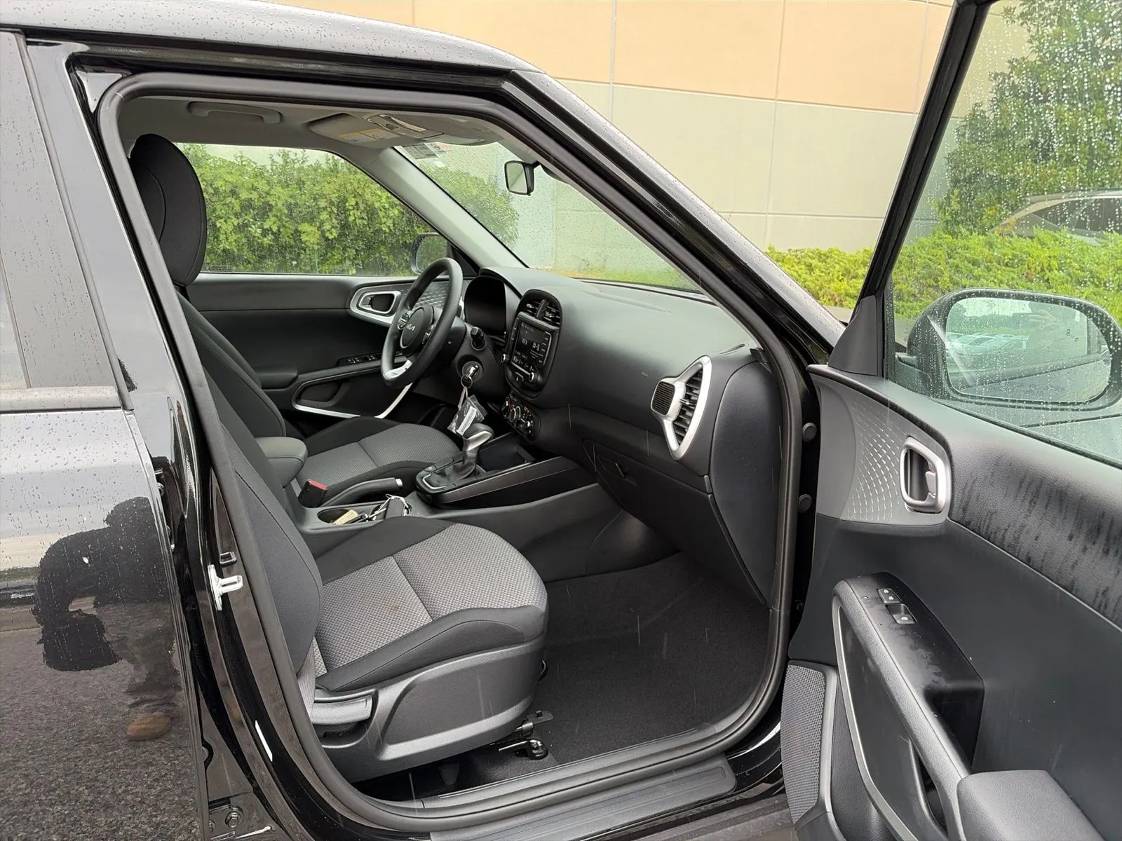 2025 Kia Soul LX - Photo 13