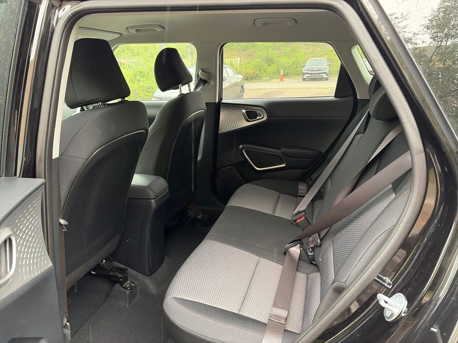 2025 Kia Soul LX - Photo 10