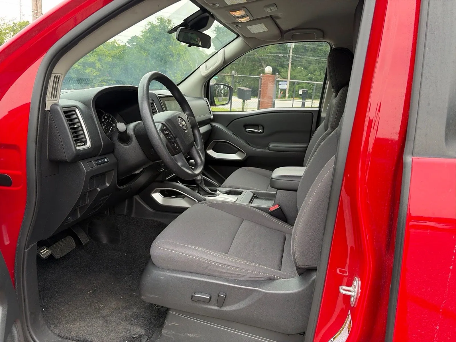 2024 Nissan Frontier SV - Photo 9