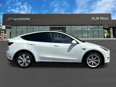 More photos of 2023 Tesla Model Y Long Range at ALM Hyundai West, GA