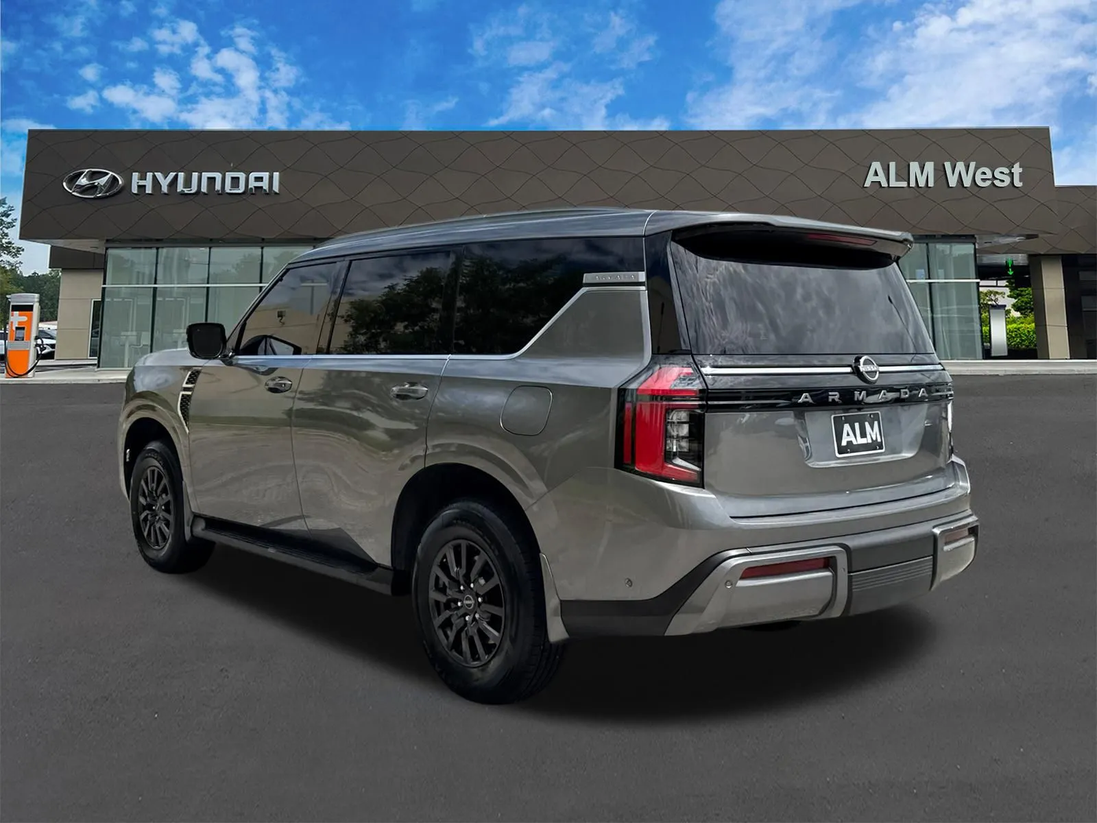 2025 Nissan Armada SV - Photo 7