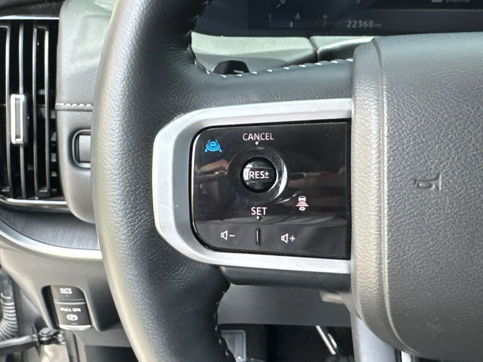 2025 Nissan Armada SV - Photo 25