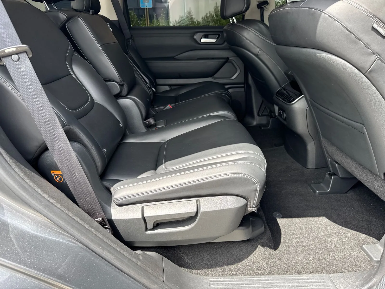 2025 Nissan Armada SV - Photo 15