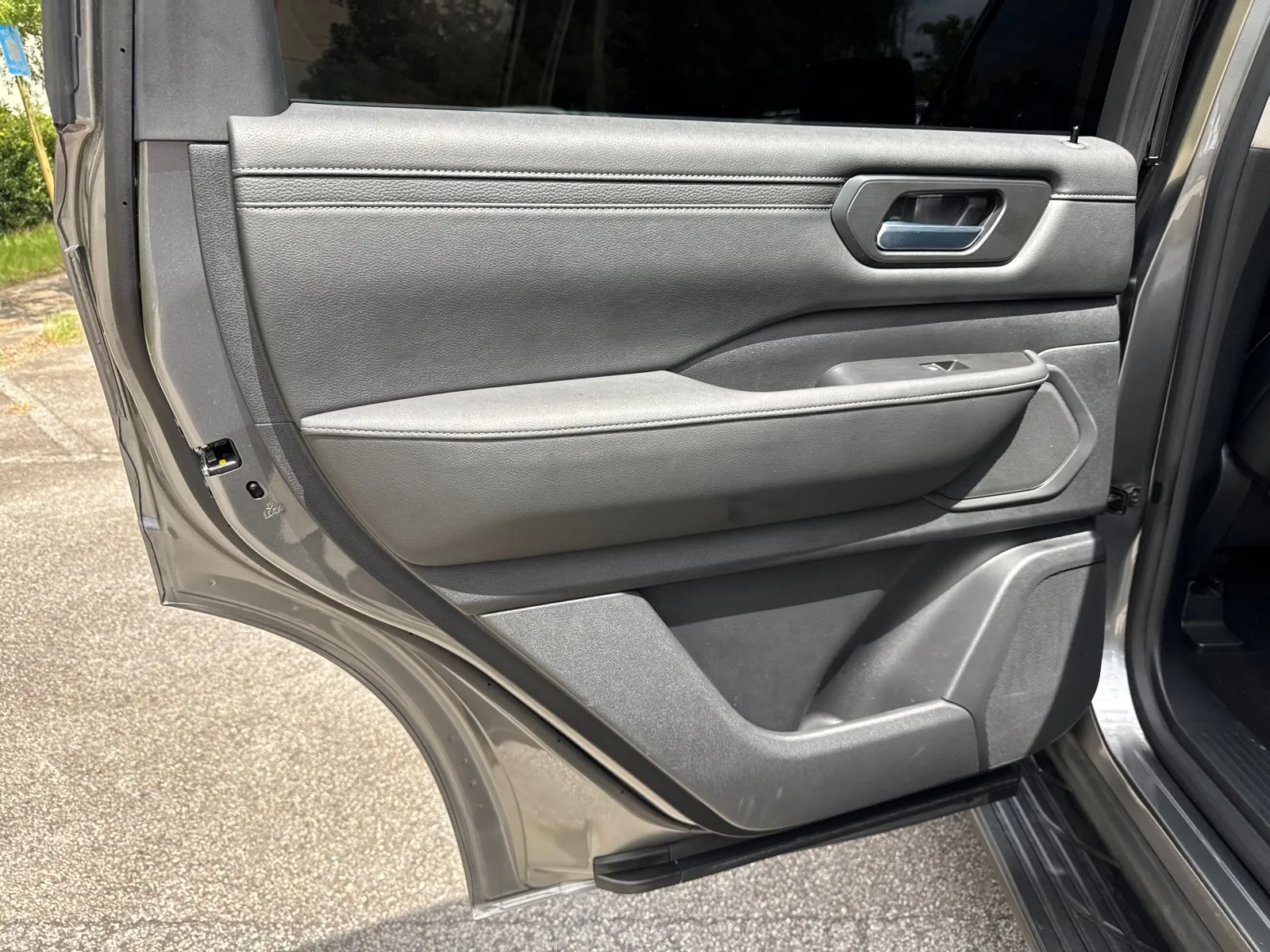 2025 Nissan Armada SV - Photo 21