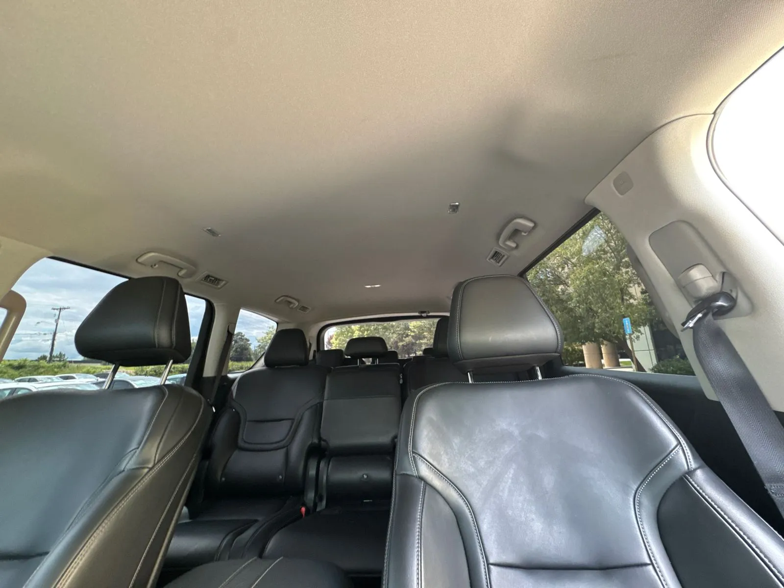 2025 Nissan Armada SV - Photo 31