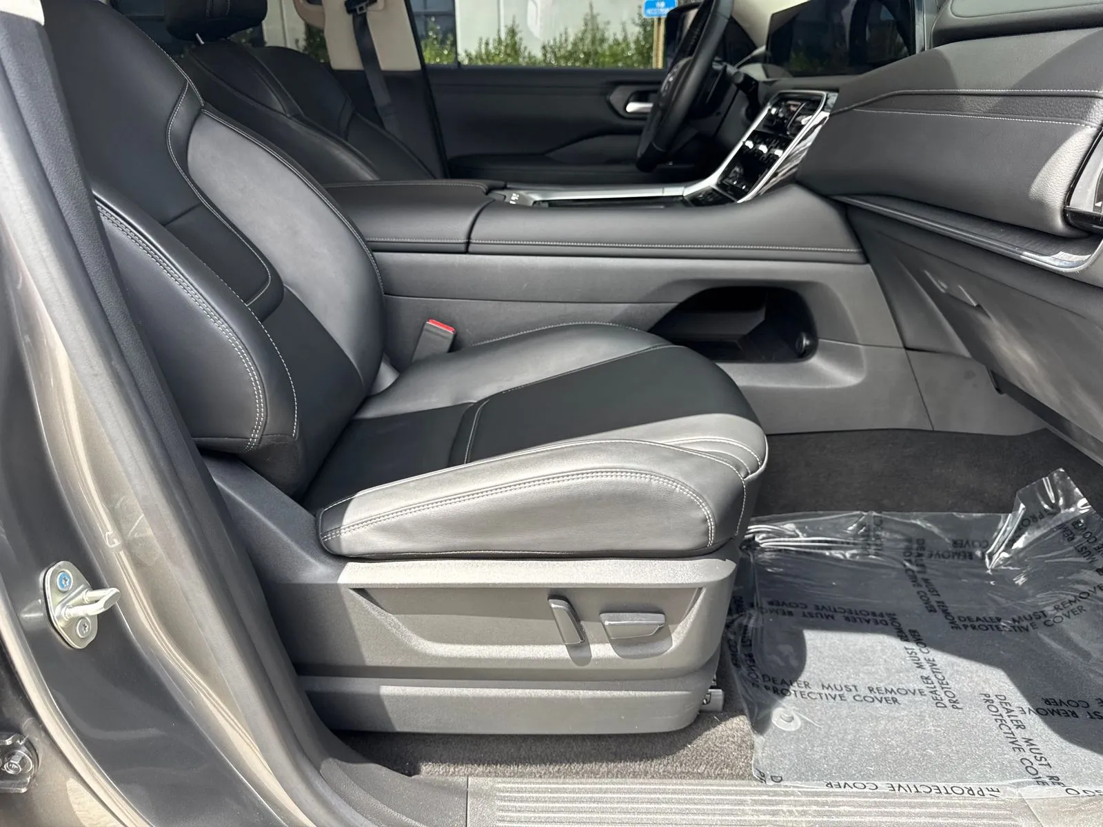 2025 Nissan Armada SV - Photo 13