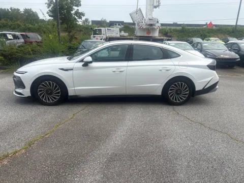 Another view of 2024 Hyundai Sonata Hybrid Limited for sale in Lithia Springs, GA at ALM Hyundai West