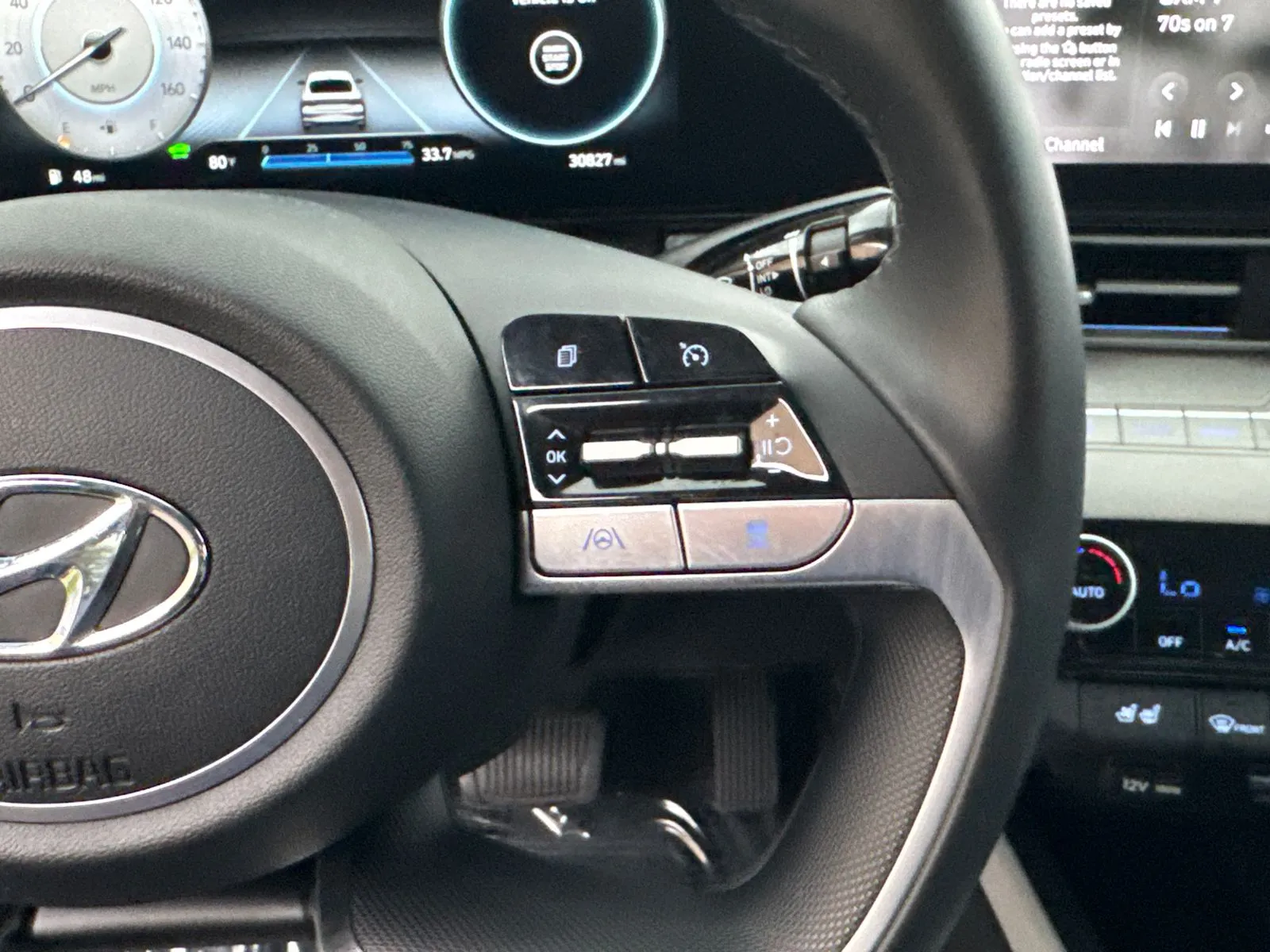 2023 Hyundai Elantra Limited - Photo 25