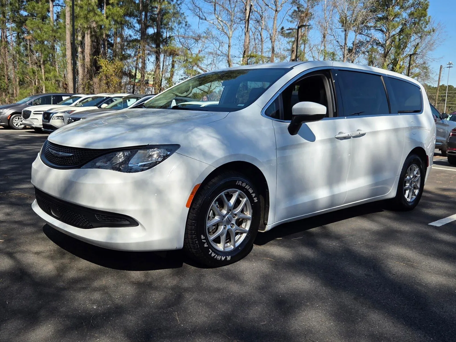 White 2022 Chrysler Voyager LX for sale in Lithia Springs, GA
