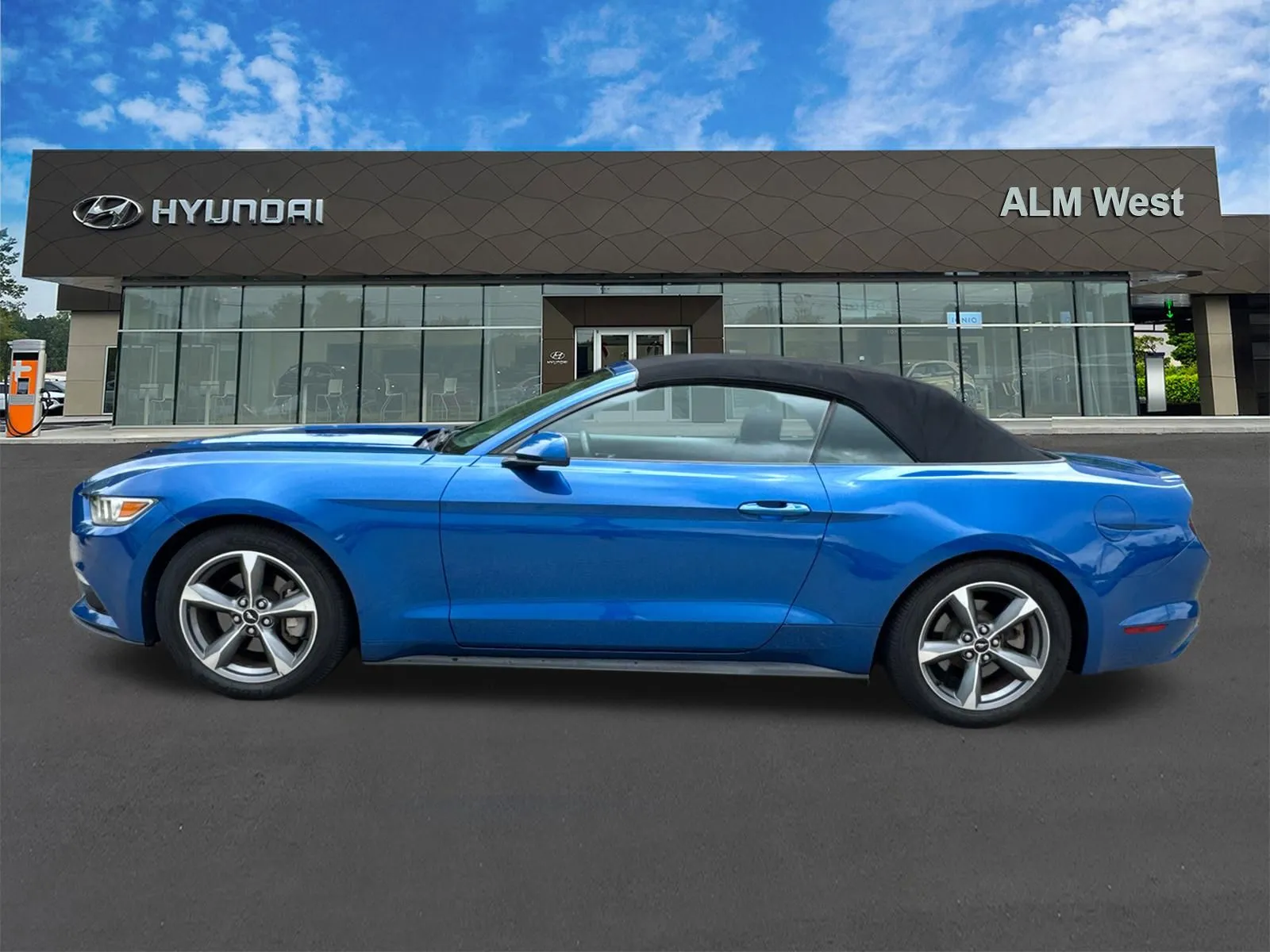 2017 Ford Mustang V6 - Photo 8