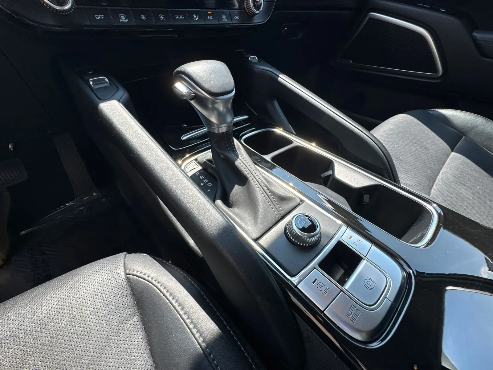 2023 Kia Telluride S - Photo 29