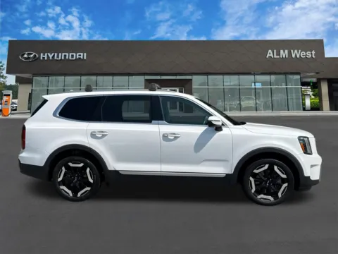 More photos of 2023 Kia Telluride S at ALM Hyundai West, GA