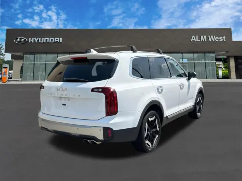 More photos of 2023 Kia Telluride S at ALM Hyundai West, GA
