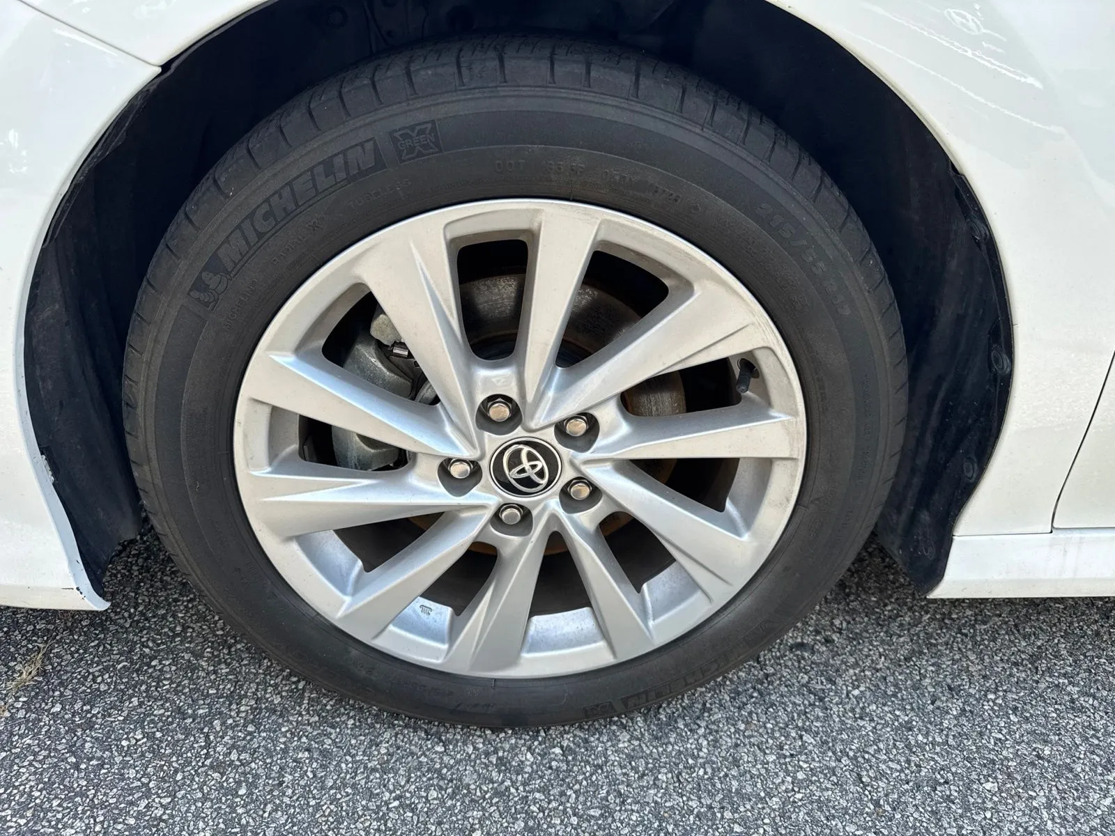 2024 Toyota Camry LE - Photo 8