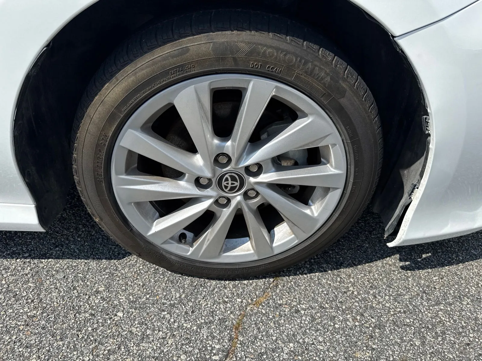 2024 Toyota Camry LE - Photo 12