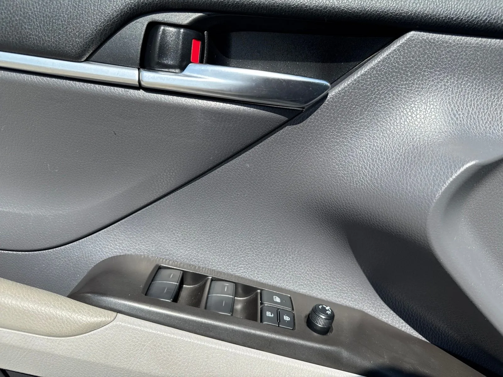 2024 Toyota Camry LE - Photo 13