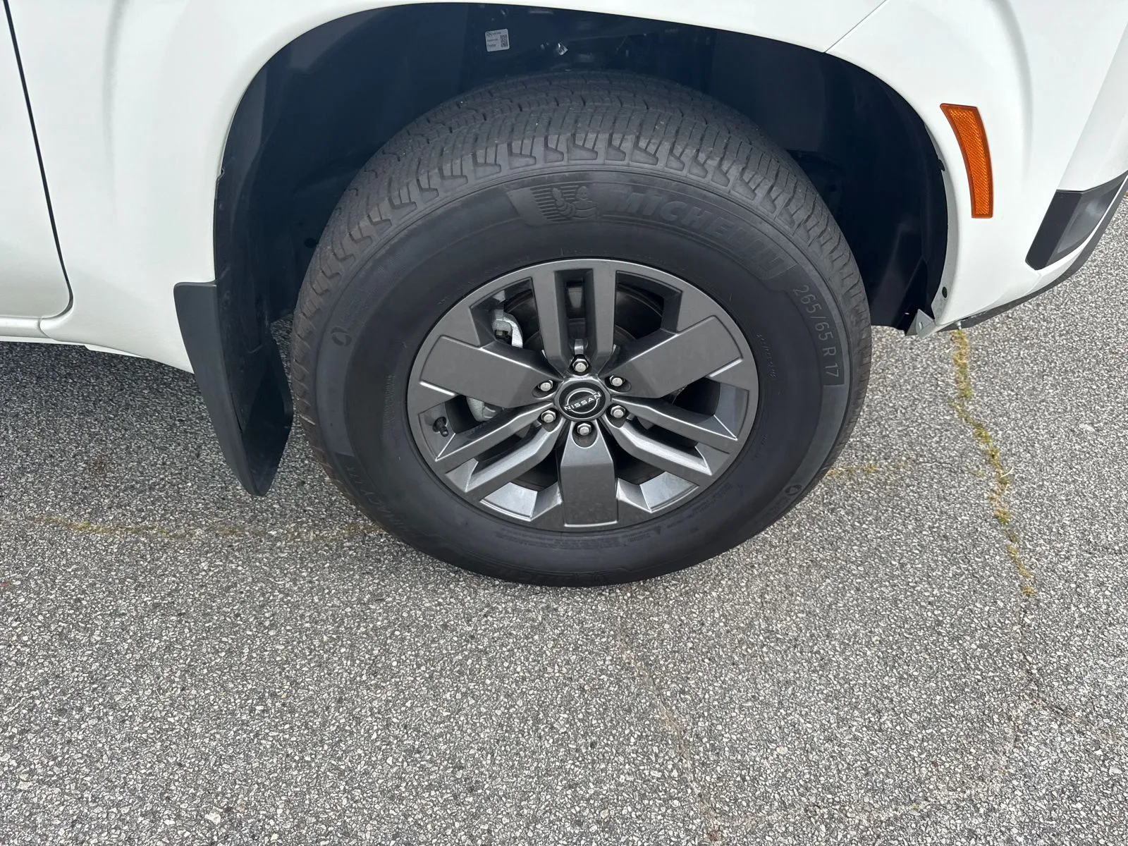 2025 Nissan Frontier SV - Photo 12