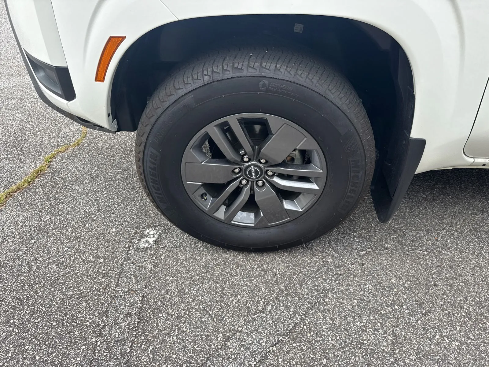2025 Nissan Frontier SV - Photo 11