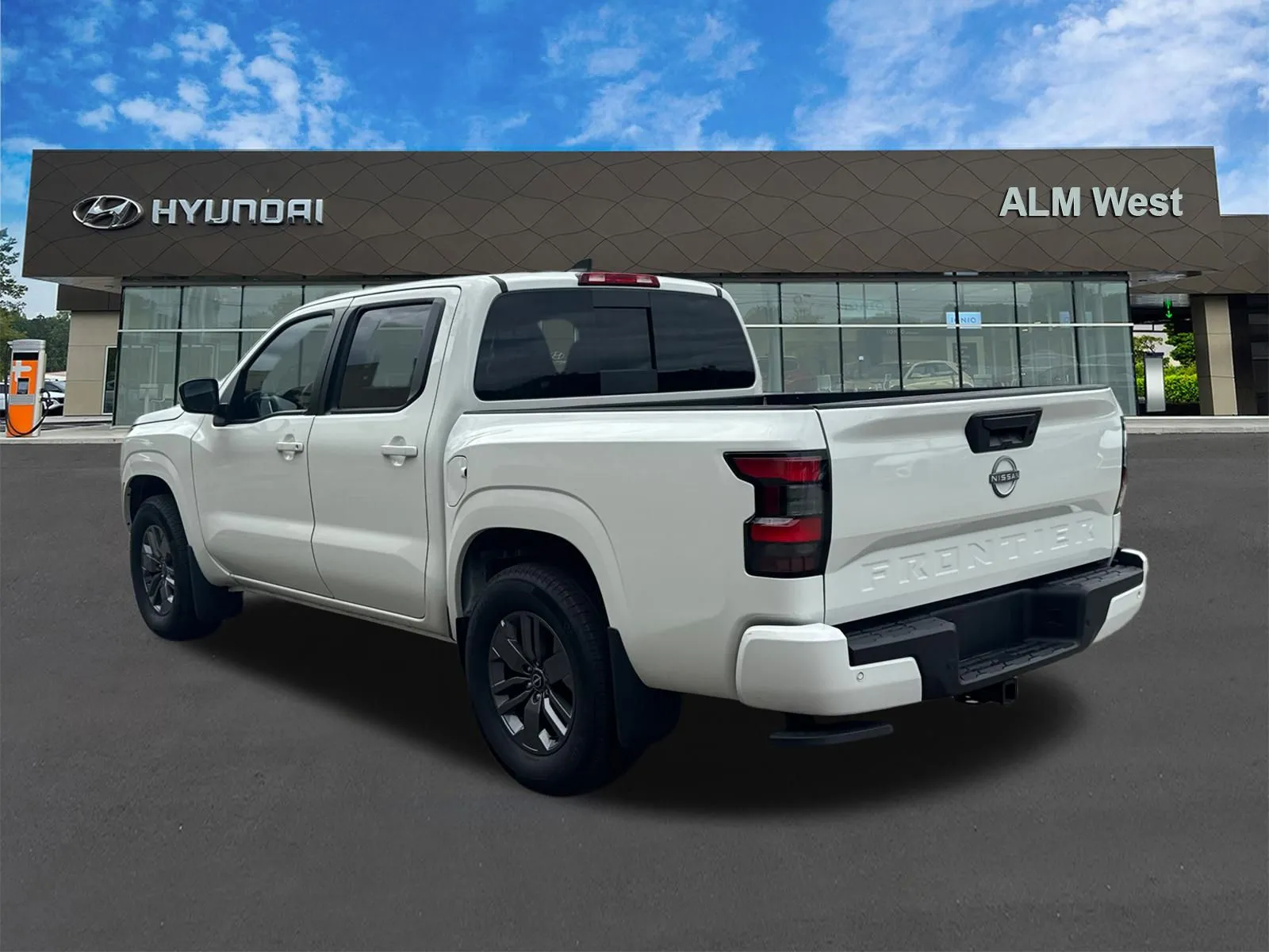 2025 Nissan Frontier SV - Photo 7