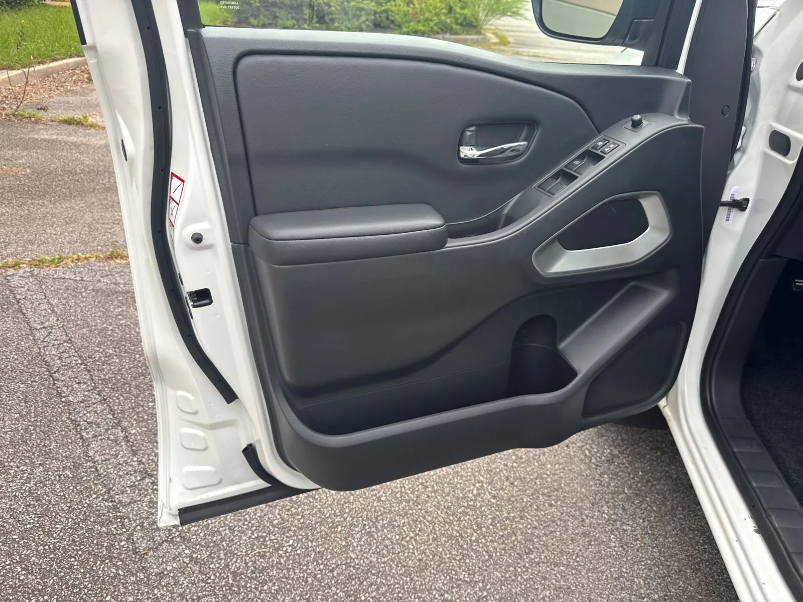 2025 Nissan Frontier SV - Photo 10