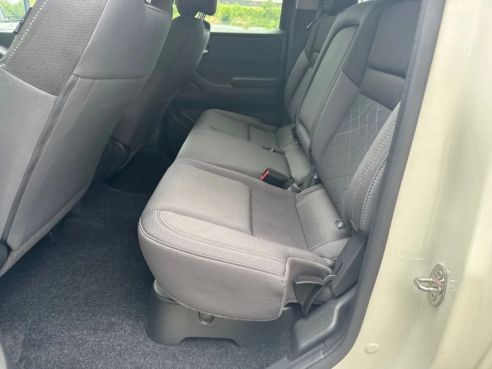 2025 Nissan Frontier SV - Photo 19