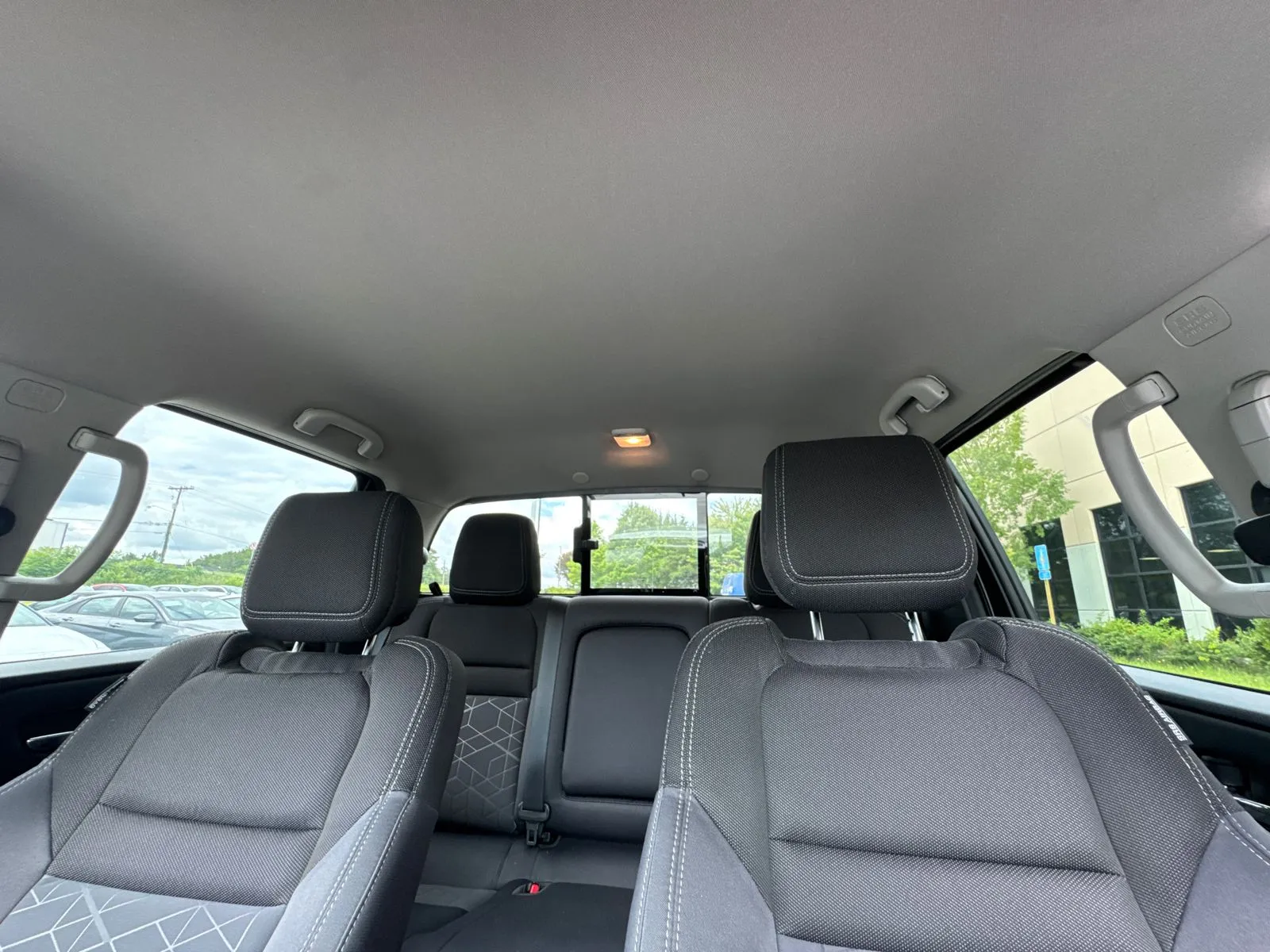 2025 Nissan Frontier SV - Photo 29