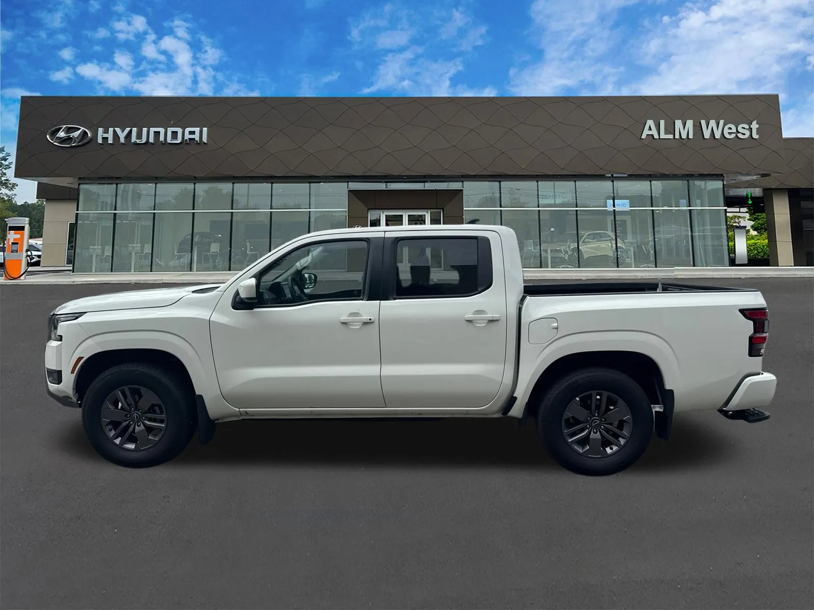 2025 Nissan Frontier SV - Photo 8