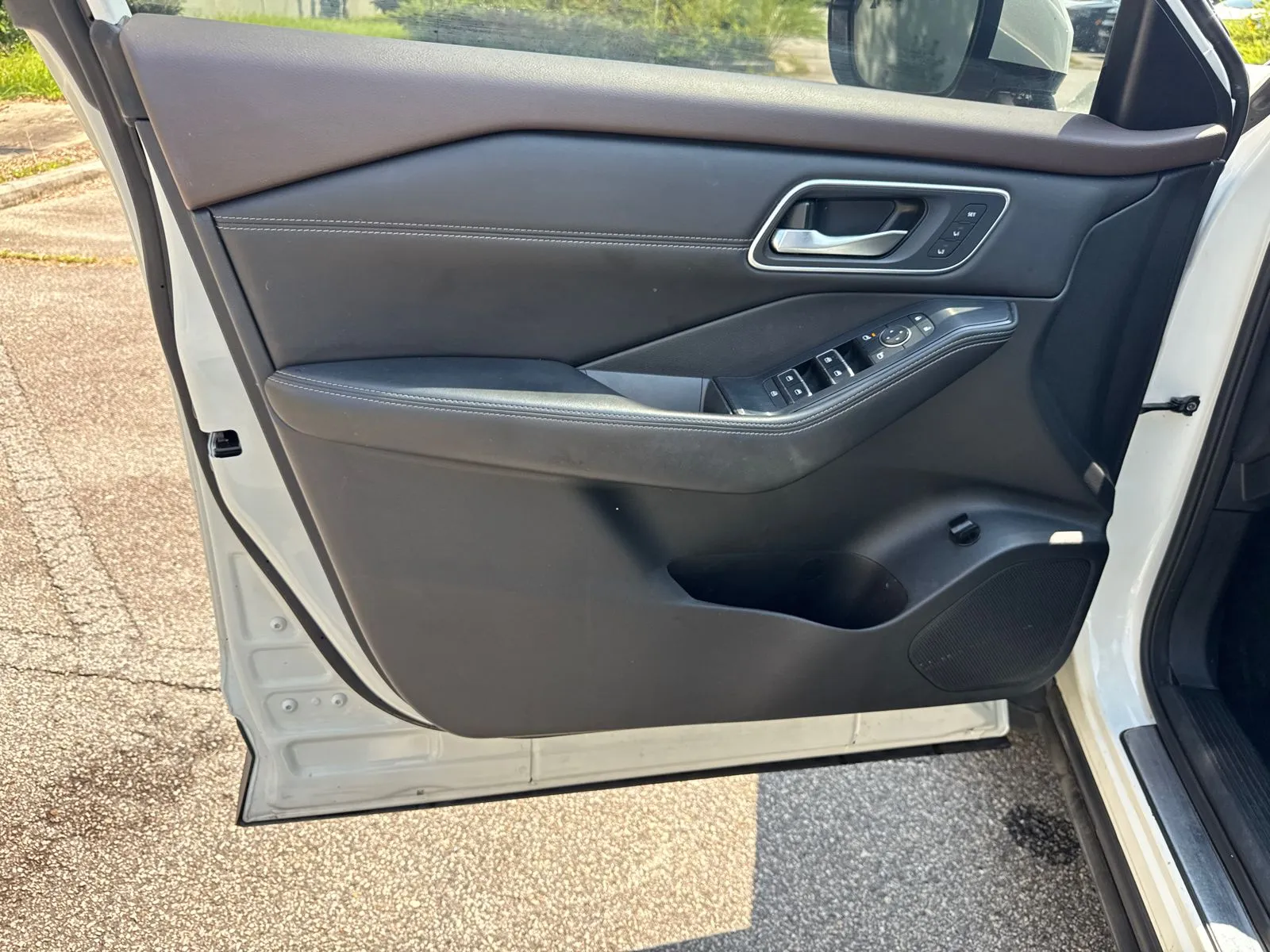2022 Nissan Rogue Platinum - Photo 10