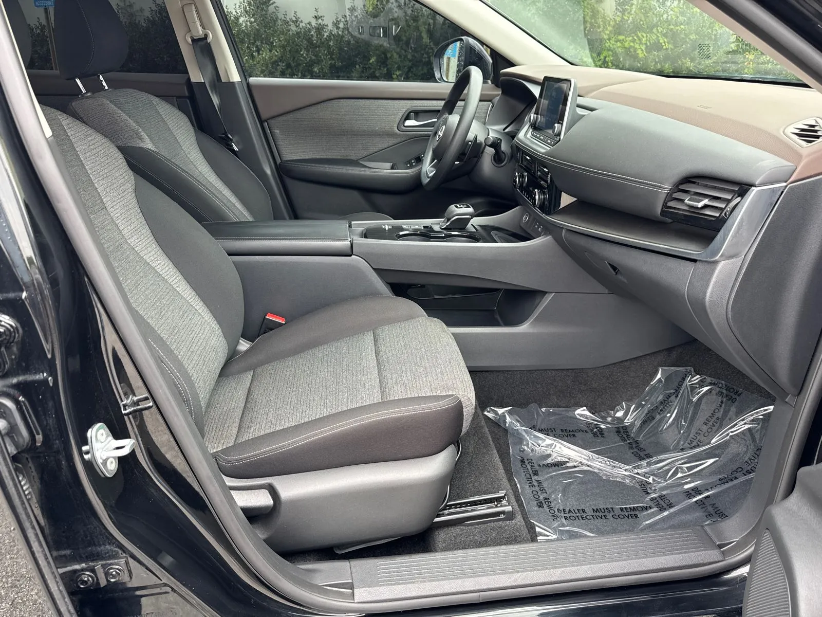 2023 Nissan Rogue SV - Photo 13