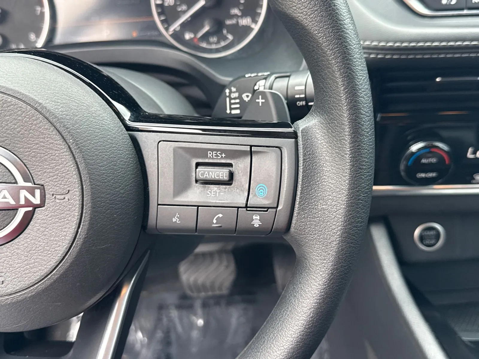 2023 Nissan Rogue SV - Photo 25