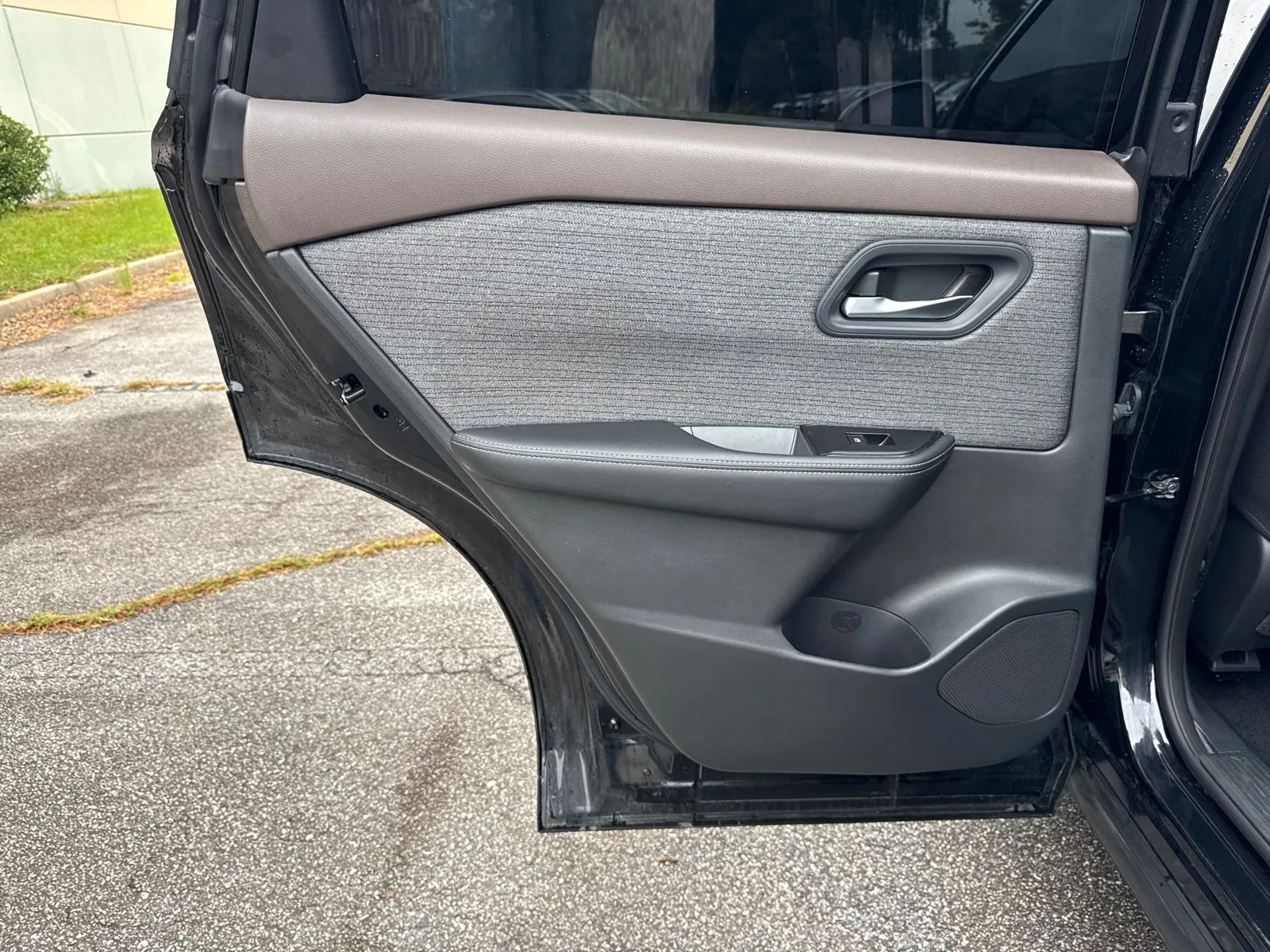 2023 Nissan Rogue SV - Photo 21