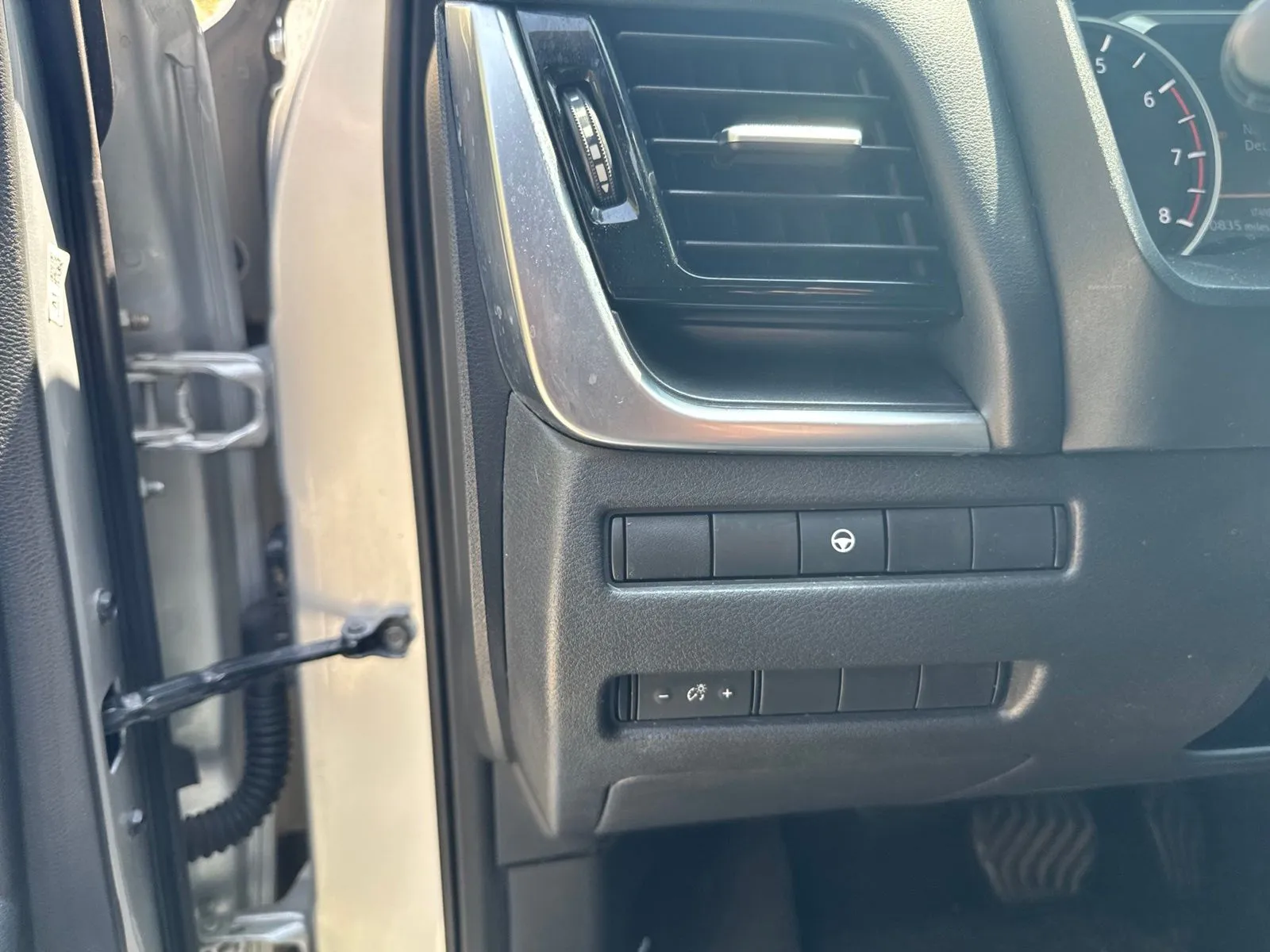 2021 Nissan Rogue SV - Photo 14