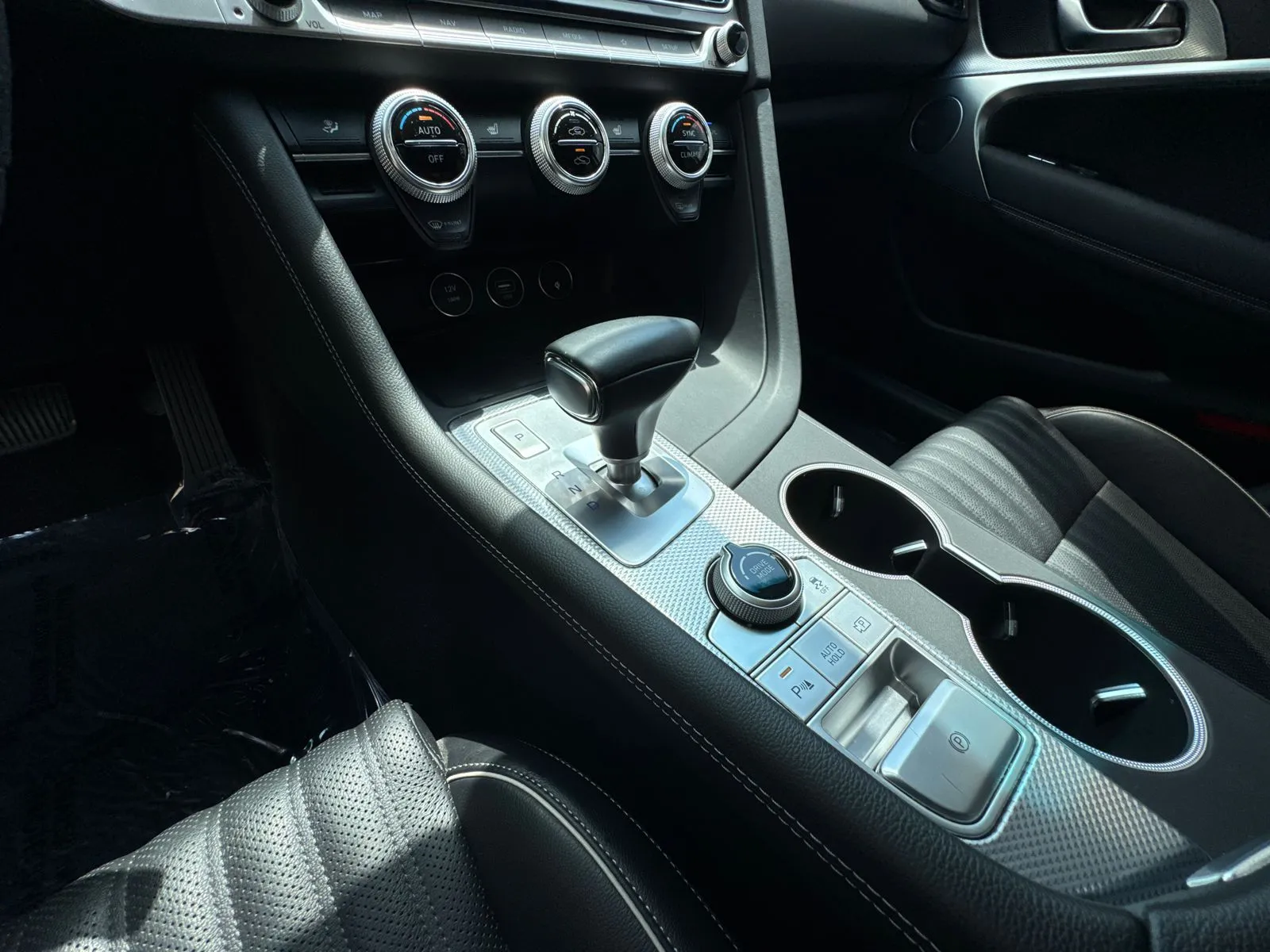 2022 GENESIS G70 Standard - Photo 29